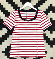 BATELA. CAMISETA NAVY CON BOTÓN (A2051) (COLOR ROJO) - MI CALLE DE PUERTO VALLARTA